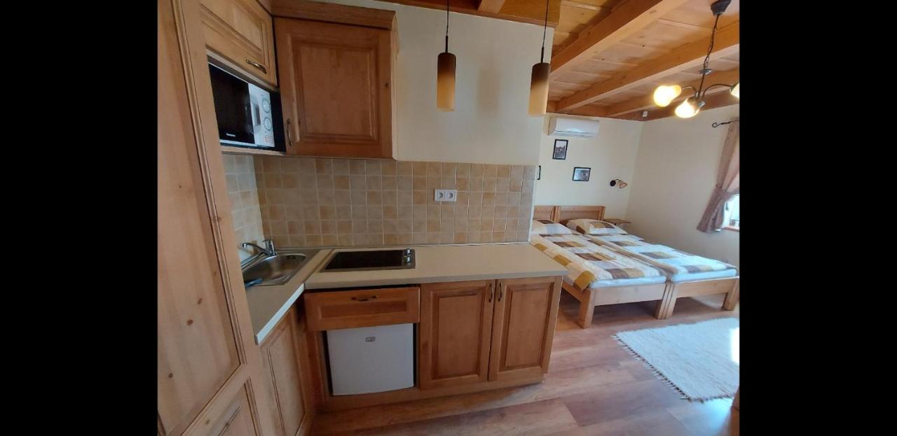Tóth Vendégház és Apartmanház Újfehértó Ujfeherto Exterior foto