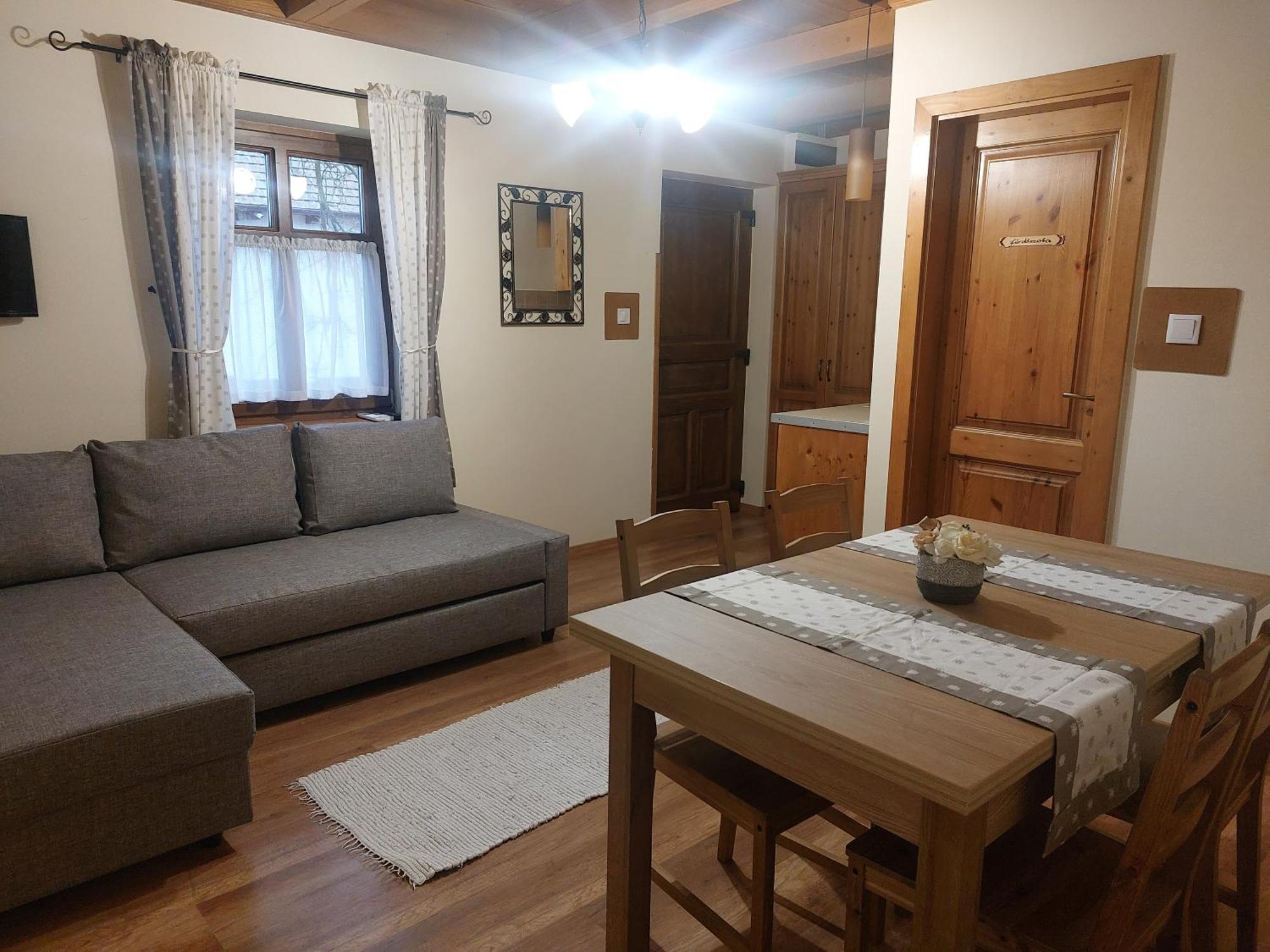 Tóth Vendégház és Apartmanház Újfehértó Ujfeherto Exterior foto
