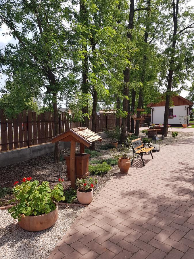 Tóth Vendégház és Apartmanház Újfehértó Ujfeherto Exterior foto